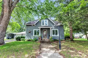 110 W Parker St, Weyauwega, WI 54983 - Photo 24