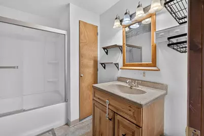 301 Burns Street, Marinette, WI 54143 - Photo 14