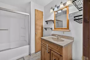 301 Burns St, Marinette, WI 54143 - Photo 14