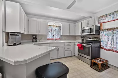 301 Burns Street, Marinette, WI 54143 - Photo 6