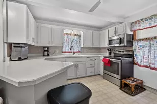 301 Burns St, Marinette, WI 54143 - Photo 6