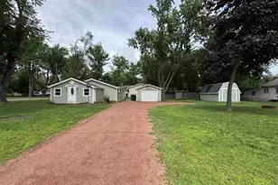 803 Demarest Ave, Waupaca, WI 54981 - Photo 16