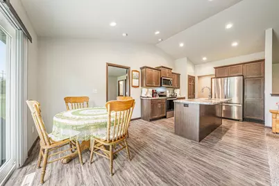 1532 Liberty Avenue, Neenah, WI 54956 - Photo 6