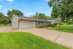 1203 Vly Vw Rd, Green Bay, WI 54304 - Photo 4