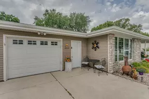 2112 S Oneida St, Green Bay, WI 54304 - Photo 46