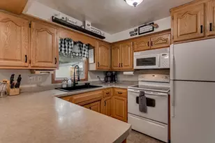 2112 S Oneida St, Green Bay, WI 54304 - Photo 8