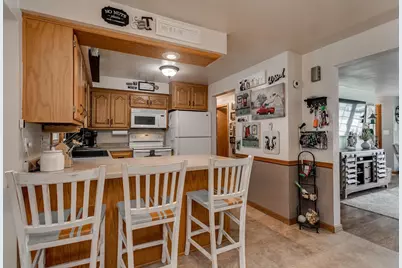 2112 S Oneida Street, Green Bay, WI 54304 - Photo 12