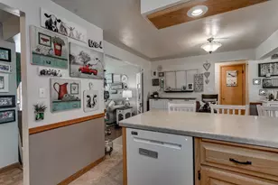 2112 S Oneida St, Green Bay, WI 54304 - Photo 10
