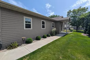 1270 Cameron Cir, Neenah, WI 54956 - Photo 36