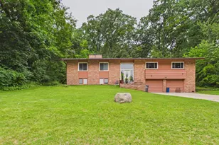 2450 Brenner Pl, Green Bay, WI 54301 - Photo 1