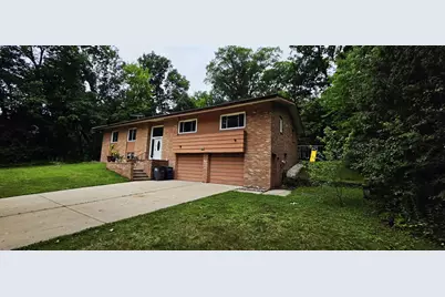 2450 Brenner Place, Green Bay, WI 54301 - Photo 4