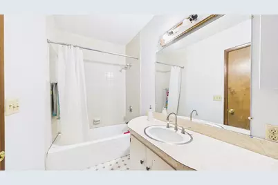 2450 Brenner Place, Green Bay, WI 54301 - Photo 18