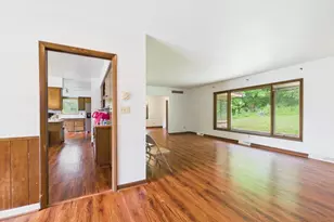 2450 Brenner Pl, Green Bay, WI 54301 - Photo 6