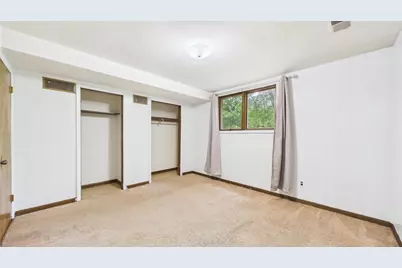 2450 Brenner Place, Green Bay, WI 54301 - Photo 34