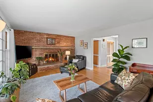 1049 Kalfahs St, Neenah, WI 54956 - Photo 12