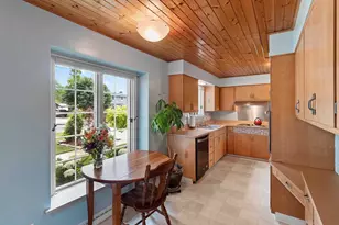 1049 Kalfahs St, Neenah, WI 54956 - Photo 24