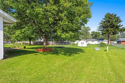 300 Rosemary Drive, Pulaski, WI 54162 - Photo 6