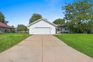 300 Rosemary Dr, Pulaski, WI 54162 - Photo 8