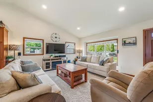 2315 Meadow Flower Ct, Neenah, WI 54956 - Photo 6