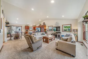 2315 Meadow Flower Ct, Neenah, WI 54956 - Photo 4