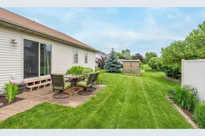 2315 Meadow Flower Court, Neenah, WI 54956 - Photo 38