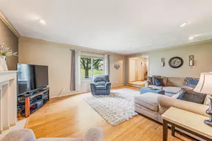 2767 Oakwood Cir, Oshkosh, WI 54904 - Photo 6
