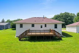 1734 Oakridge Pl, Neenah, WI 54956 - Photo 34
