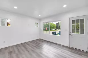 1465 Cedar St, Green Bay, WI 54302 - Photo 6