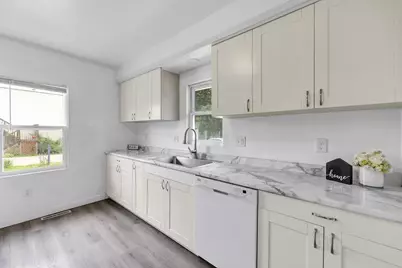 1465 Cedar Street, Green Bay, WI 54302 - Photo 10