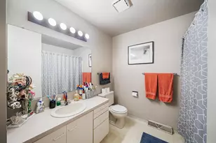 722 N Hawthorne Dr, Appleton, WI 54915 - Photo 12