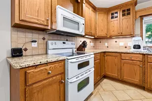 2001 N Douglas St, Appleton, WI 54914 - Photo 14