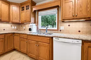 2001 N Douglas St, Appleton, WI 54914 - Photo 12