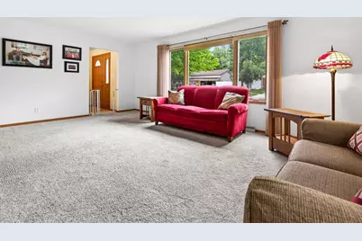 2001 N Douglas Street, Appleton, WI 54914 - Photo 8
