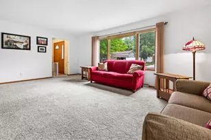 2001 N Douglas St, Appleton, WI 54914 - Photo 8