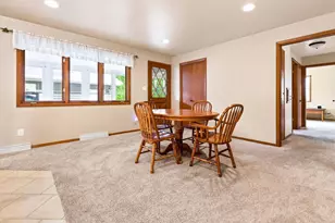 2001 N Douglas St, Appleton, WI 54914 - Photo 16