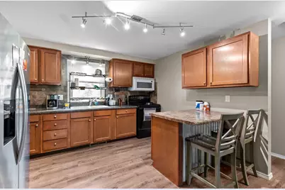 594 Linda Court, Kaukauna, WI 54130 - Photo 4