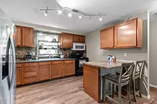594 Linda Ct, Kaukauna, WI 54130 - Photo 4
