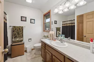 1123 Stillmeadow Ln, Menasha, WI 54952 - Photo 14