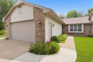 1123 Stillmeadow Ln, Menasha, WI 54952 - Photo 1