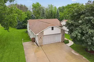 1123 Stillmeadow Ln, Menasha, WI 54952 - Photo 32