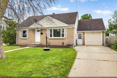1029 Langlade Avenue, Green Bay, WI 54304 - Photo 1