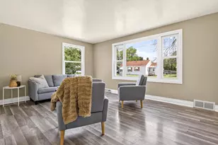 1029 Langlade Ave, Green Bay, WI 54304 - Photo 6