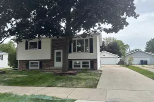 1135 Greenfield Trail, Oshkosh, WI 54904 - Photo 2