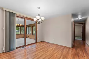 2536 Delwood Dr, Green Bay, WI 54302 - Photo 10