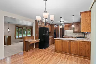 2536 Delwood Dr, Green Bay, WI 54302 - Photo 8