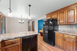 2536 Delwood Dr, Green Bay, WI 54302 - Photo 16