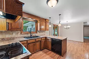2536 Delwood Dr, Green Bay, WI 54302 - Photo 14