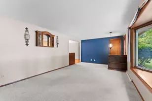 2536 Delwood Dr, Green Bay, WI 54302 - Photo 4