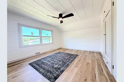 417 W 17th Avenue, Oshkosh, WI 54902 - Photo 14