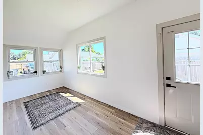 417 W 17th Avenue, Oshkosh, WI 54902 - Photo 12